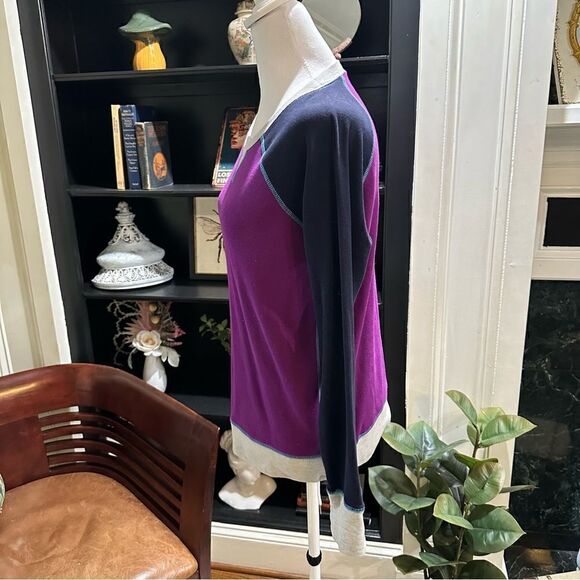 Eddie Bauer Purple Color Block Light Weight Sweater Size Small - Picture 6 of 12